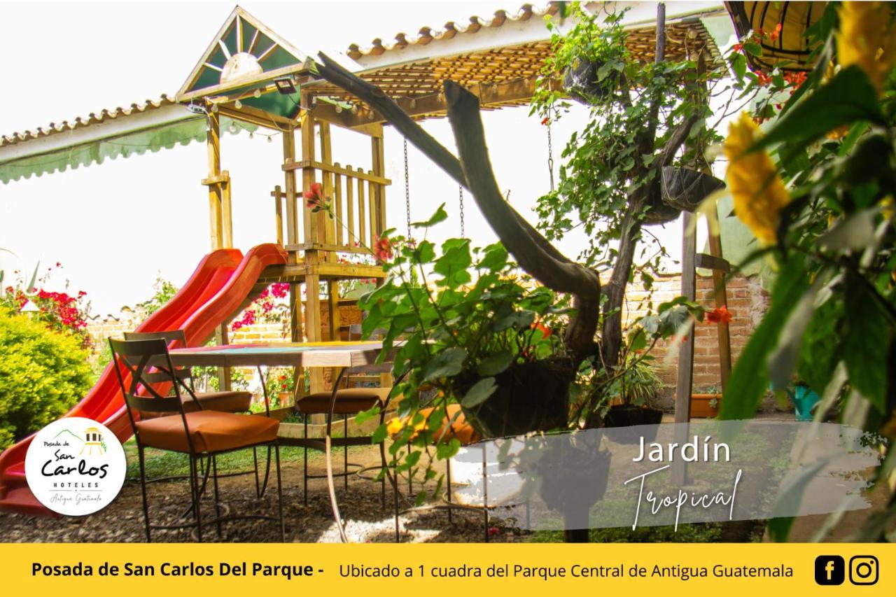 Posada De San Carlos Del Parque Антигуа-Гватемала Экстерьер фото